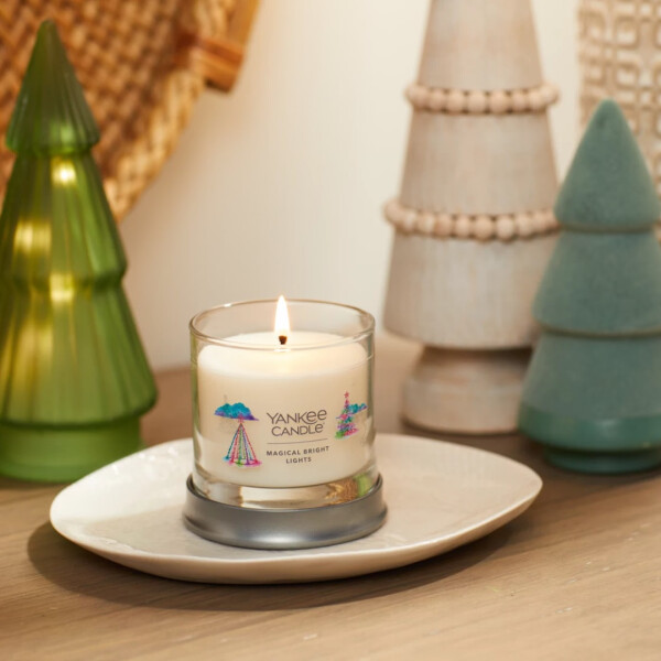 Yankee Candle® Magical Bright Lights Kleines Glas 122g, 13,90 €