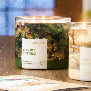 Seasons Greetings 3-Docht-Kerze 411g