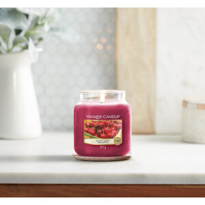 Yankee Candle® Black Cherry Mittleres Glas 411g