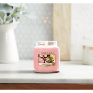 Yankee Candle® Fresh Cut Roses Mittlers Glas 411g