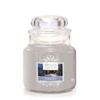 Yankee Candle® Candlelit Cabin Kleines Glas 104g
